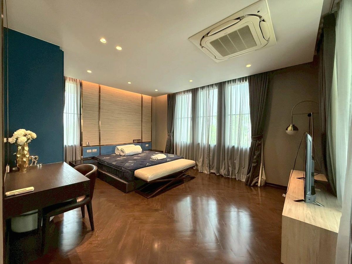 For RentHousePattanakan, Srinakarin : 🚩Pool Villa Krungthepkreetha 6 Beds for Rent 350K✨️