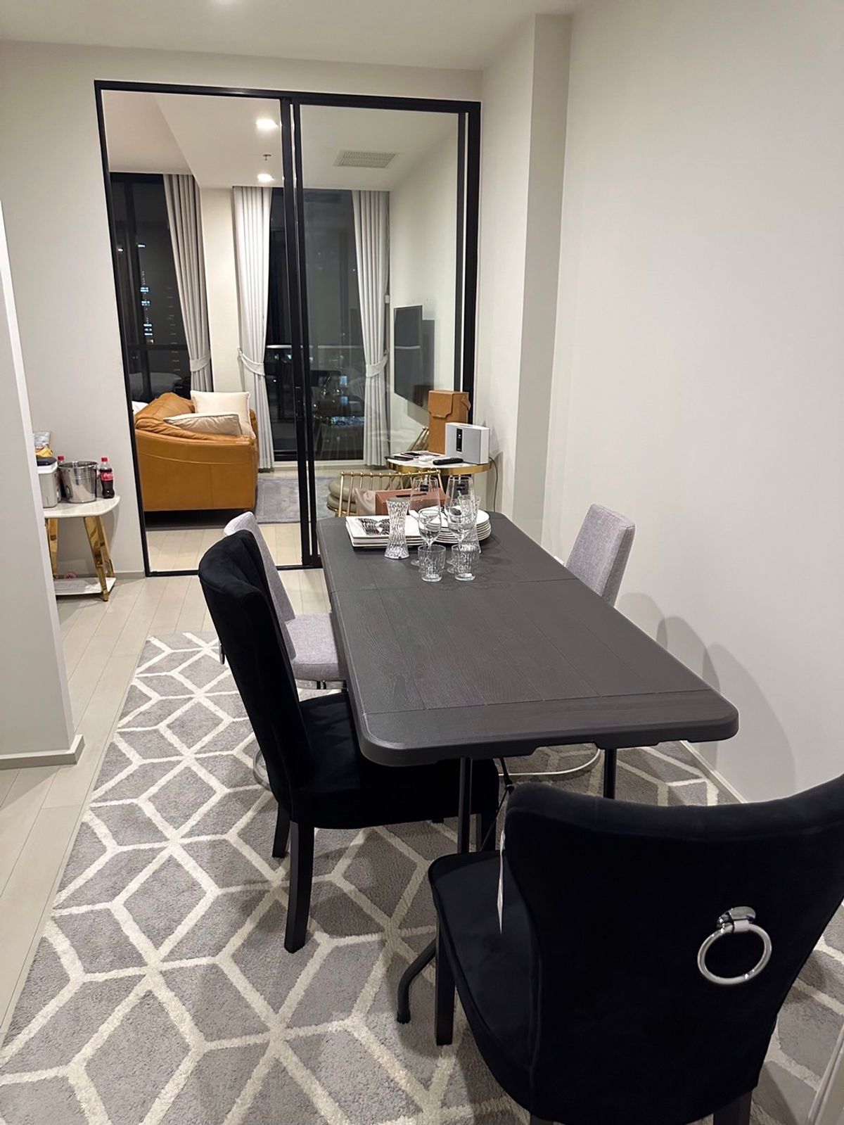 ให้เช่าคอนโดวิทยุ ชิดลม หลังสวน : for rent condo Noble Ploenchit fully furnished (S15-14007) 