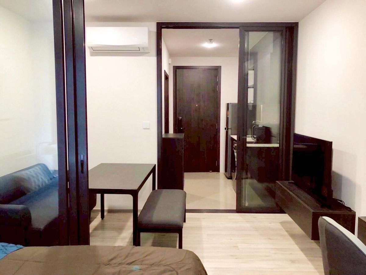 For RentCondoRatchadapisek, Huaikwang, Suttisan : For rent: XT Huai Khwang, 1 bedroom, 30 sqm, 9th floor. Next to MRT