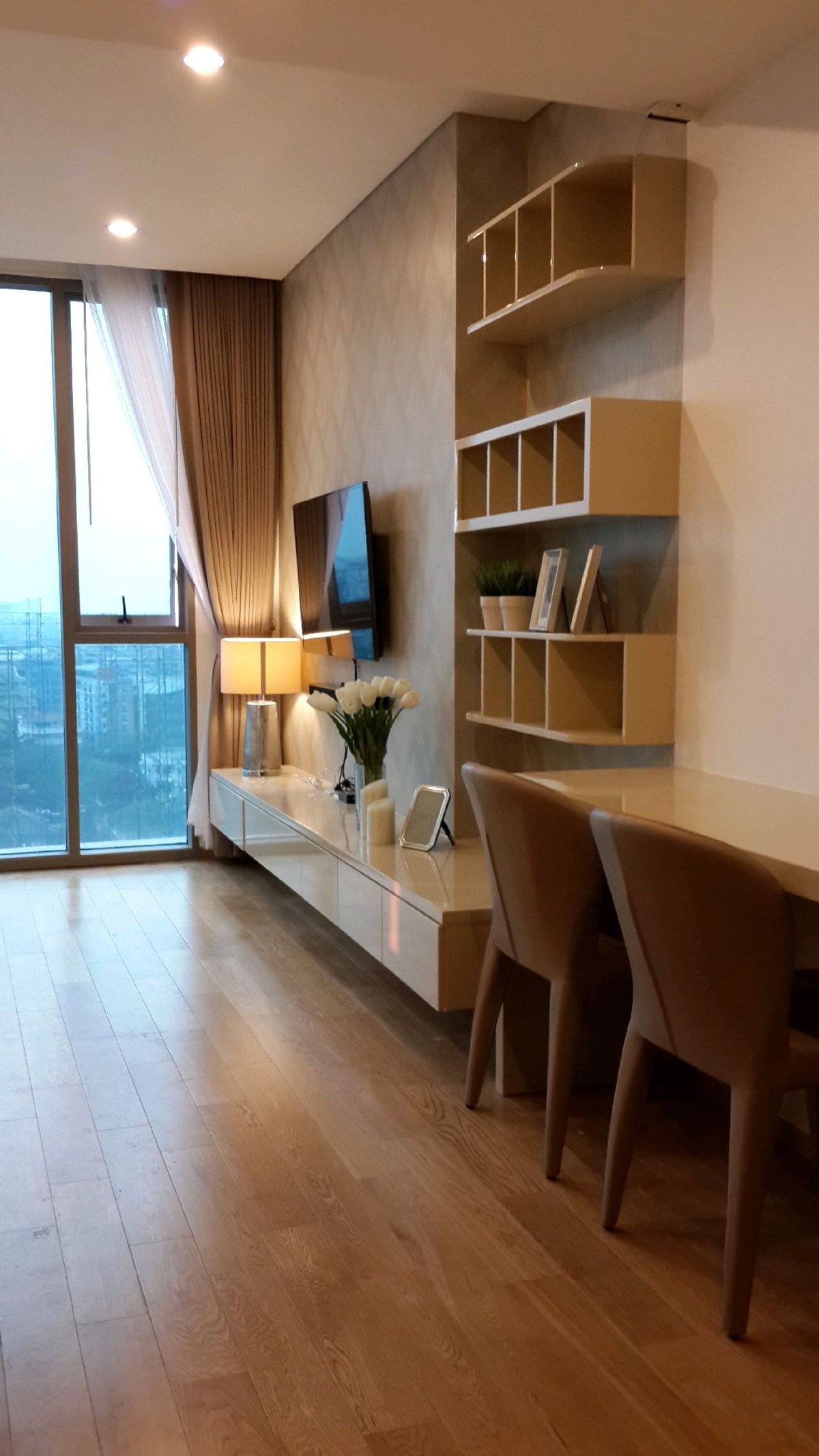 ให้เช่าคอนโดสาทร นราธิวาส : 🔥ให้เช่าด่วน🔥Condo The BREEZE Narathivas rd. ห้องสวย เฟอร์นิเจอร์ครบ พร้อมเข้าอยู่ (สำหรับเช่าระยะสั้น) ❗