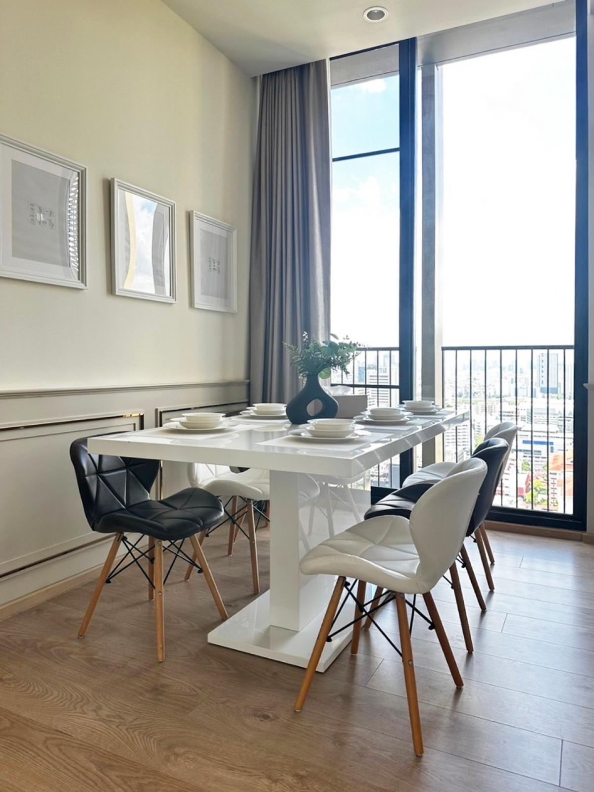 For SaleCondoSukhumvit, Asoke, Thonglor : Luxury! Noble BE19 2-bedroom in the heart of Asoke for sale at only 27.5 millionConveniently connected to BTS/MRT, close to all lifestyles, with complete amenities!