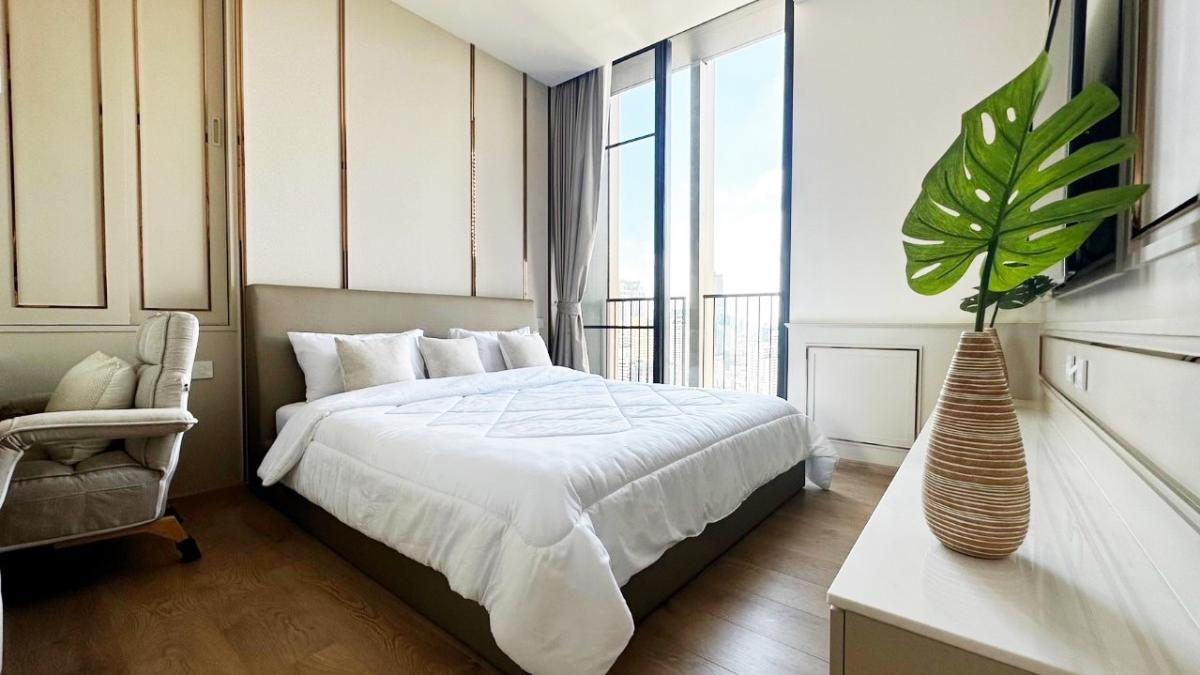 For SaleCondoSukhumvit, Asoke, Thonglor : Luxury! Noble BE19 2-bedroom in the heart of Asoke for sale at only 27.5 millionConveniently connected to BTS/MRT, close to all lifestyles, with complete amenities!