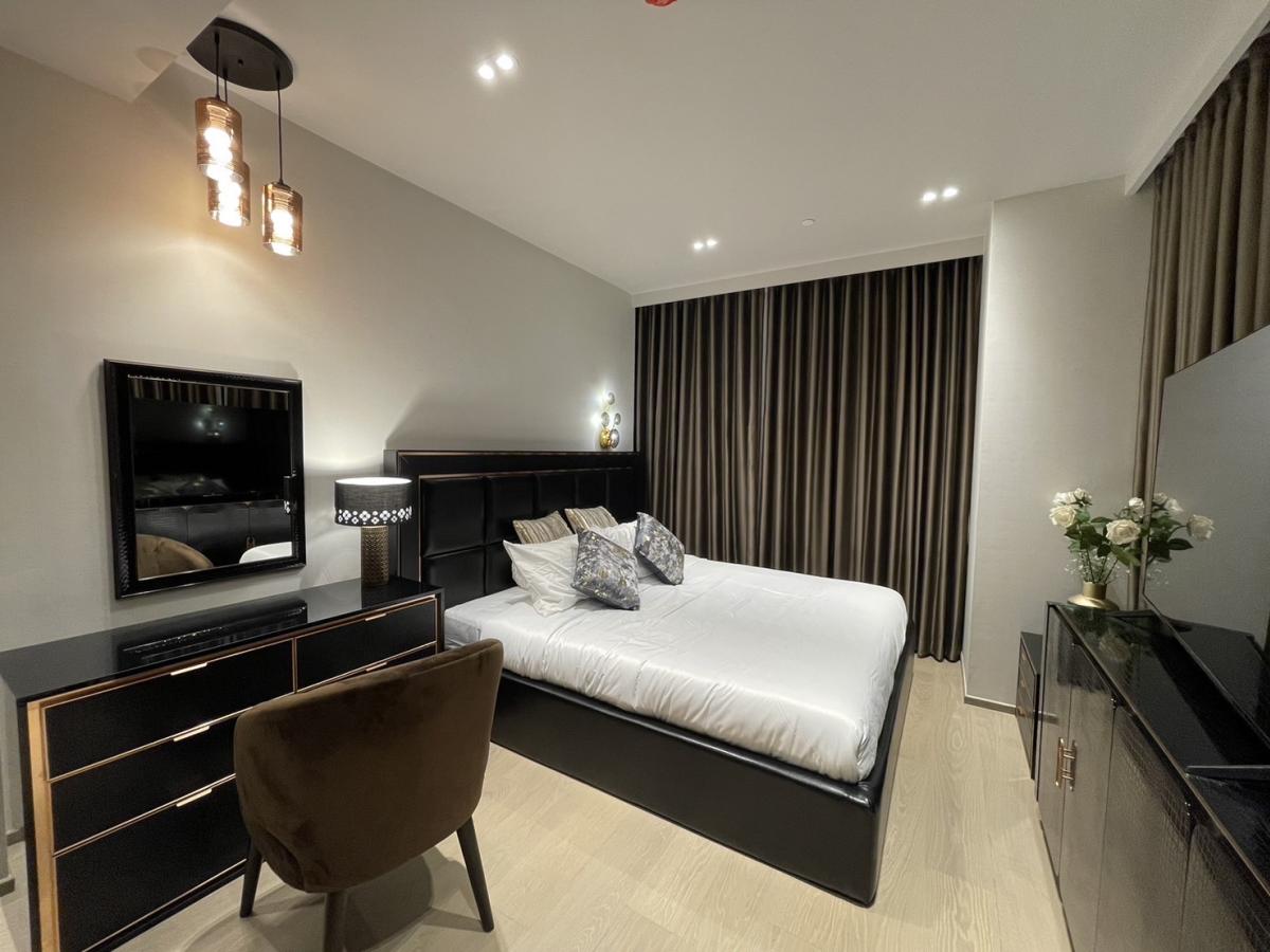 ขายคอนโดวิทยุ ชิดลม หลังสวน : 28/02/2026, รวมค่าโอนห้องสวย Tonson One Residence 1 ห้องนอน ใกล้ BTS ชิดลม ราคาพิเศษ 25 ลบ. พร้อมสระว่ายน้ำและฟิตเนสครบครัน!