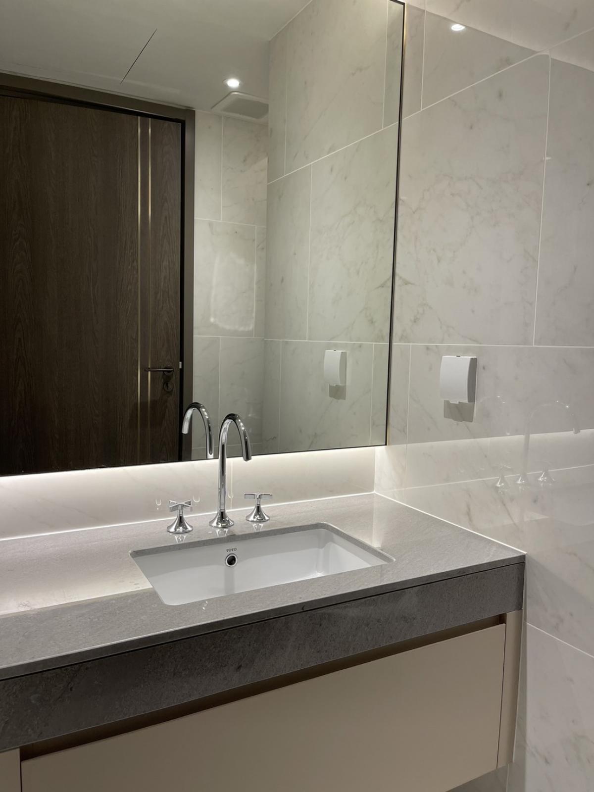 ขายคอนโดวิทยุ ชิดลม หลังสวน : 28/02/2026, รวมค่าโอนห้องสวย Tonson One Residence 1 ห้องนอน ใกล้ BTS ชิดลม ราคาพิเศษ 25 ลบ. พร้อมสระว่ายน้ำและฟิตเนสครบครัน!