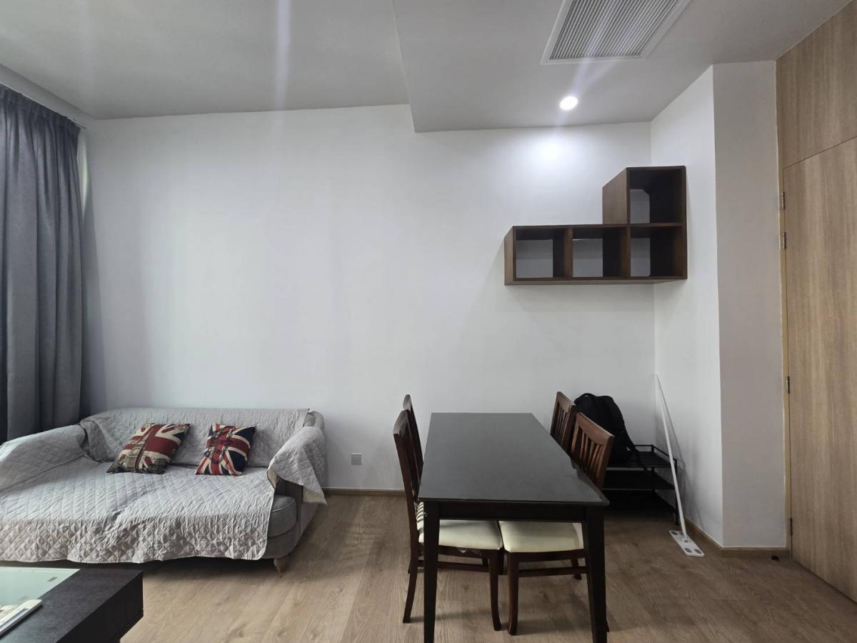 ขายคอนโดสุขุมวิท อโศก ทองหล่อ : 28/02/2026, รวมค่าโอนคอนโด Noble BE19 2 ห้องนอน ใกล้ BTS อโศก เพียง 12.9 ล้าน! ชีวิตเหนือระดับ กับพื้นที่ 56 ตร.ม. พร้อมสิ่งอำนวยความสะดวกครบครัน