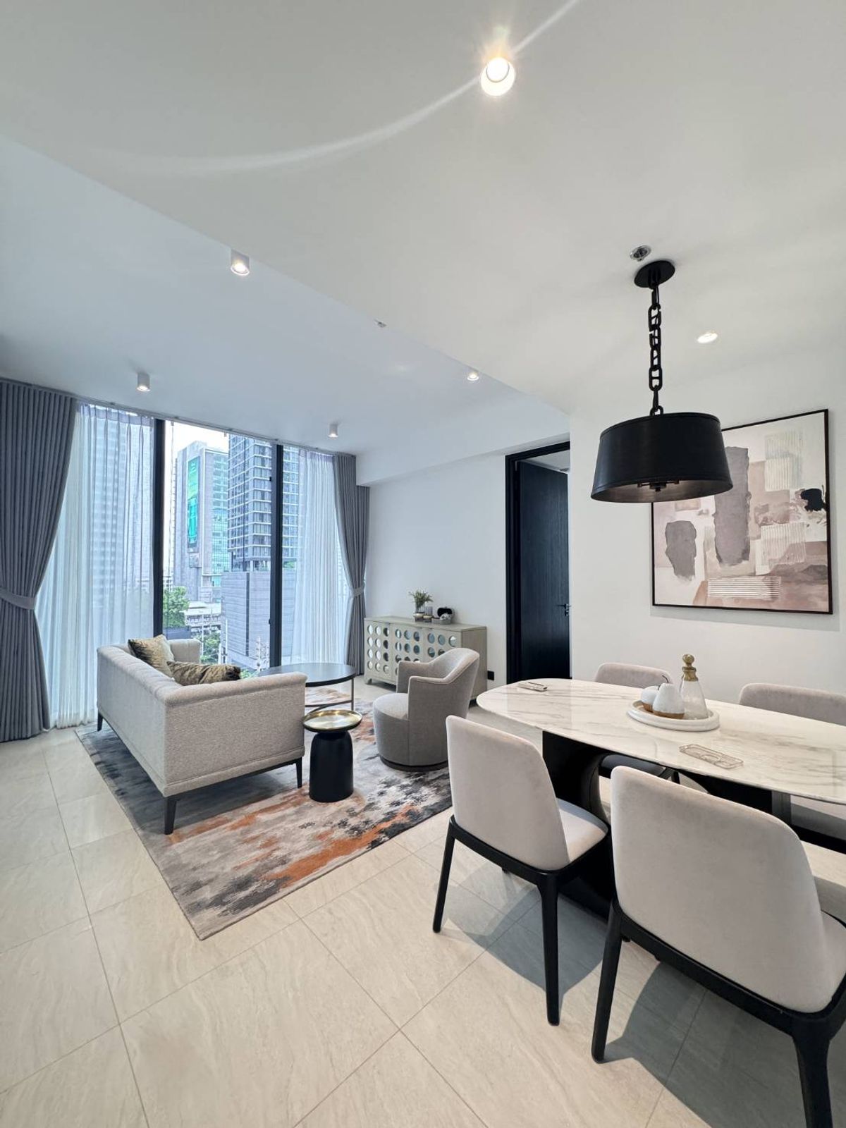 ให้เช่าคอนโดสาทร นราธิวาส : Pet-Friendly 2 นอน ขนาด 70.57 ตร.ม. ชั้น 11 ใกล้ BTS แค่ 100 ม.
