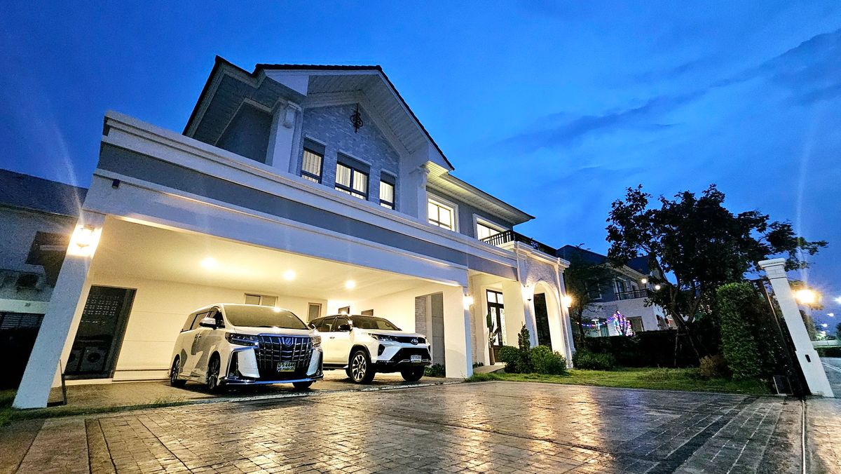 บ้านลาดกระบัง สุวรรณภูมิ : เช่าหรือขาย บ้านเดี่ยว คฤหาสน์หลังใหญ่   เจ้าของโพสต์เอง 094-878-9999 คุณโจ