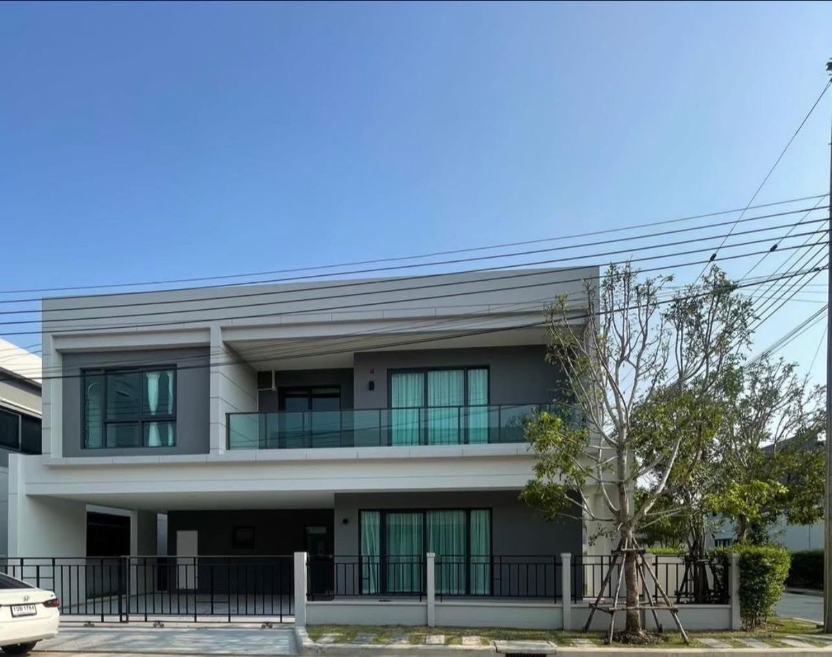 ให้เช่าทาวน์โฮมบางนา แบริ่ง ลาซาล : ให้เช่าบ้านเดี่ยวหรู Centro Bangna