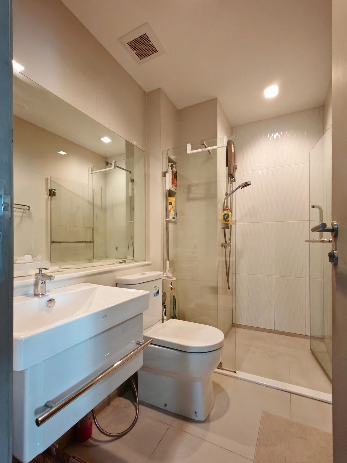 ขายคอนโดพระราม 9 เพชรบุรีตัดใหม่ RCA : Life Asoke Rama 9 (ไลฟ์ อโศก-พระราม 9) คอนโด High-Rise ใจกลาง New CBD