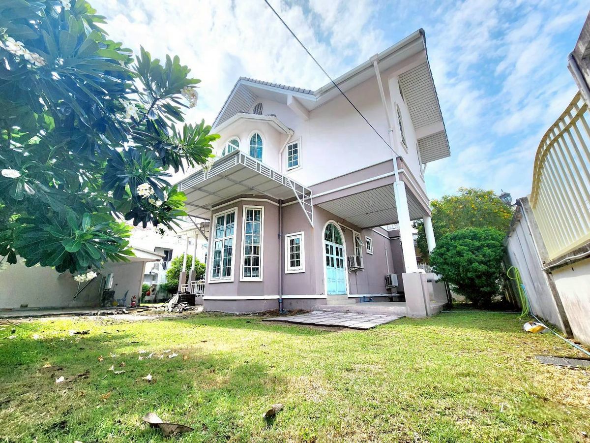 ขายบ้านอ่อนนุช อุดมสุข : ขายบ้านเดี่ยว 2.5 ชั้น สุขุมวิท 101 หมู่บ้านเมืองทอง 4 ซอยปุณณวิถี 53 หลังมุม (JKTW97)​