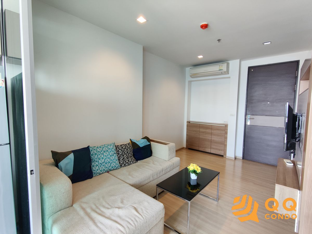 For RentCondoSathorn, Narathiwat : For rent Rhythm Sathorn - 1 Bed, size 45 sq.m., River View with High Floor