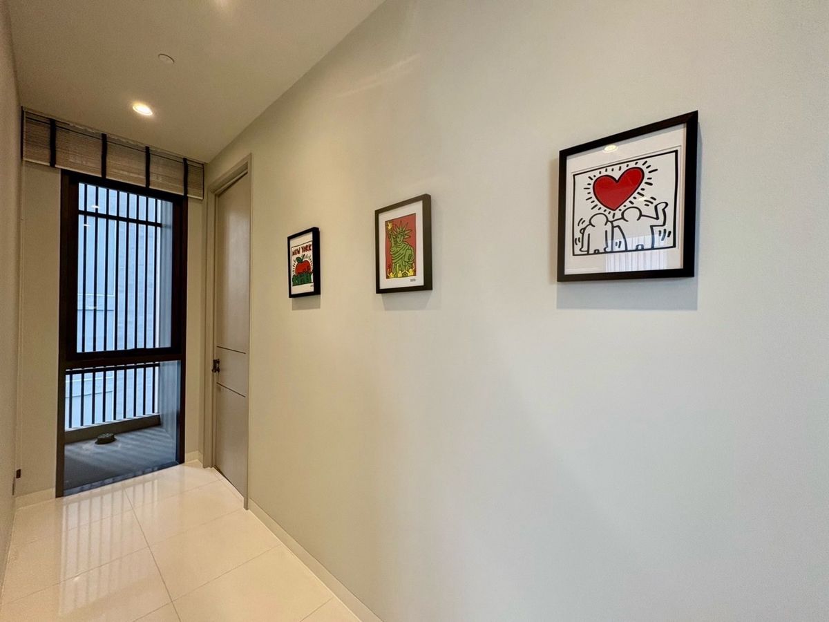 For SaleCondoSukhumvit, Asoke, Thonglor : 📢👇Sell with tenant til 16-10-26
Luxury Condo at Vittorio a top-tier residence located just steps from BTS Phromphong. Surrounded by world-class shopping malls, fine dining, and city life convenience.