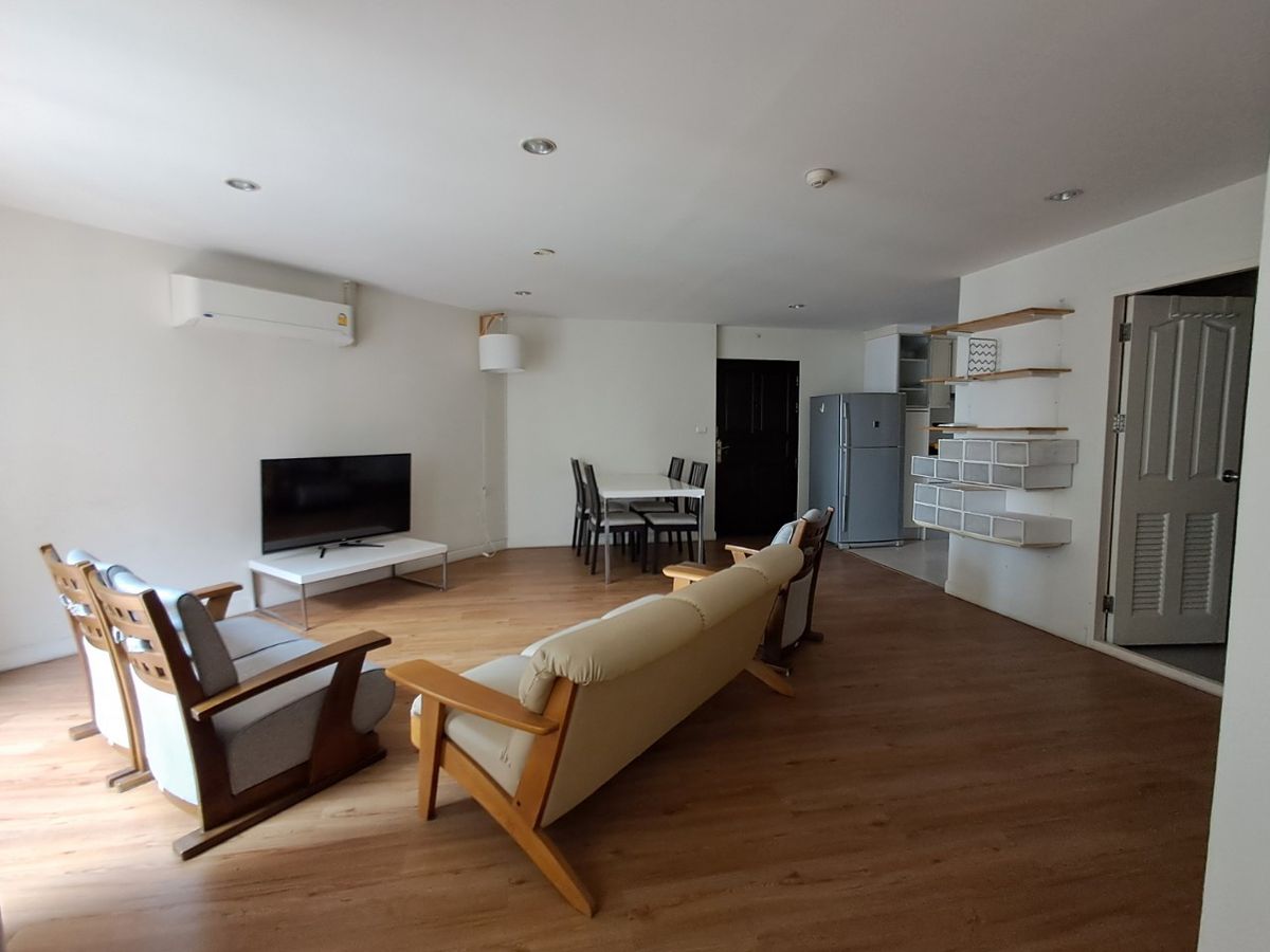 ให้เช่าคอนโดสาทร นราธิวาส : 2 bed2bath Pool view ห้องสวย just renovated 84 sqm