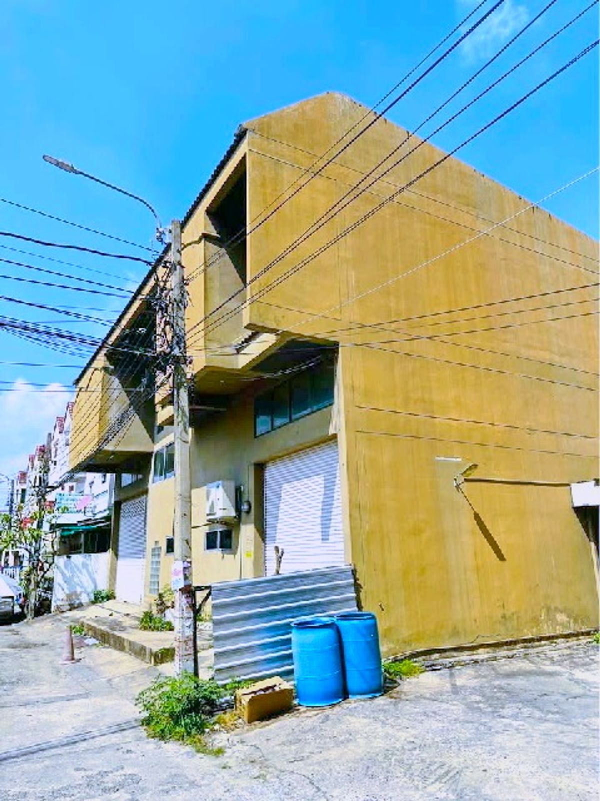 ให้เช่าทาวน์โฮมเกษตร นวมินทร์ ลาดปลาเค้า : MRT โชคชัย4 1.2 กม.ให้เช่าทาวเฮ้าส์ 2 ชั้น 2คูหาตีทะลุกัน 54 ตร.วา.450 ตร.ม. 4นอน 2น้ำ ม.ราชภัฏจันทรเกษม 2.2 กม. ซ.ลาดพร้าววังหิน 4-12