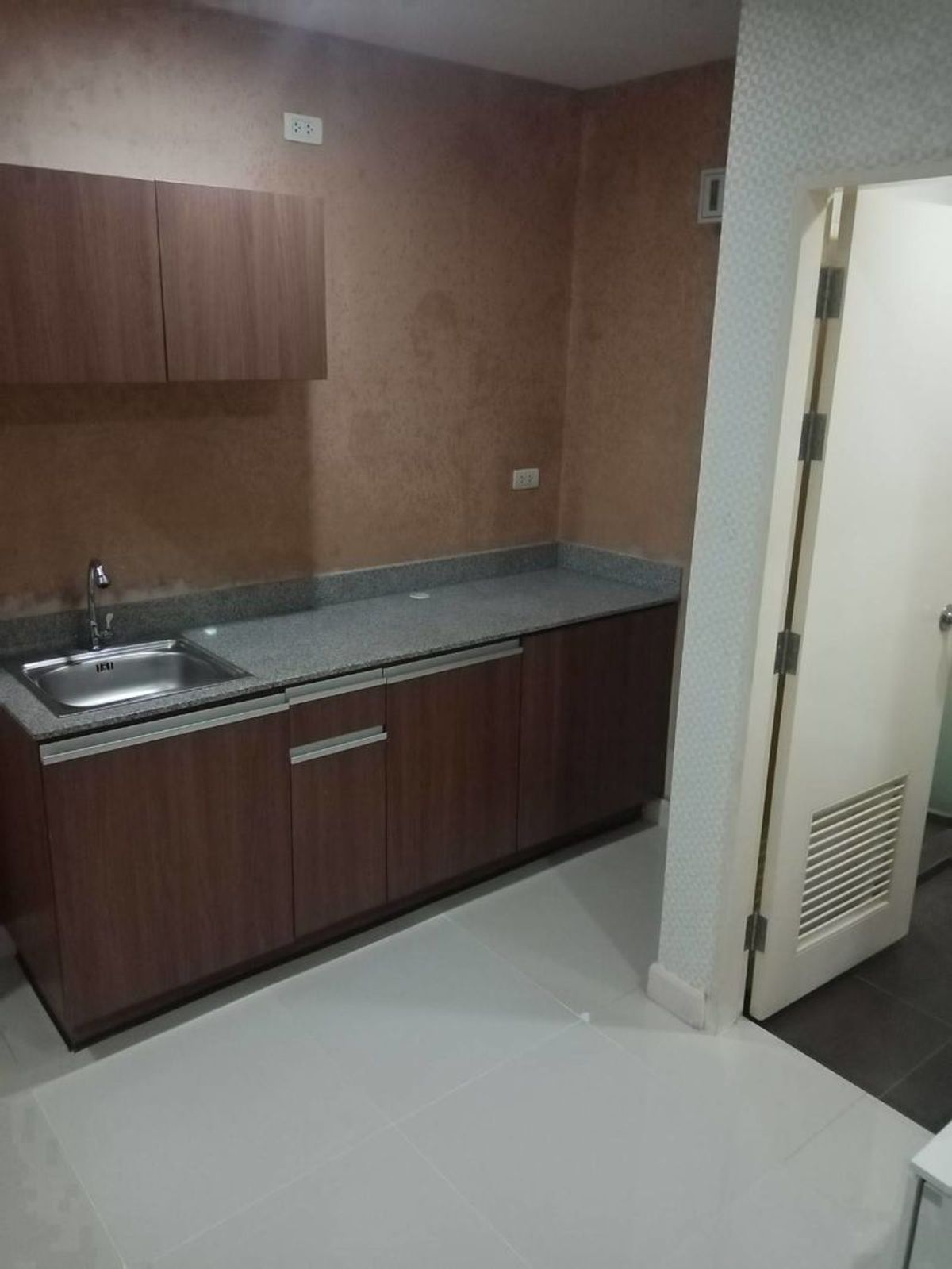 For SaleCondoSiam Paragon ,Chulalongkorn,Samyan : Wish @samyan please add Line ID @806QPHGN O8415O5483 Sell 4 MB