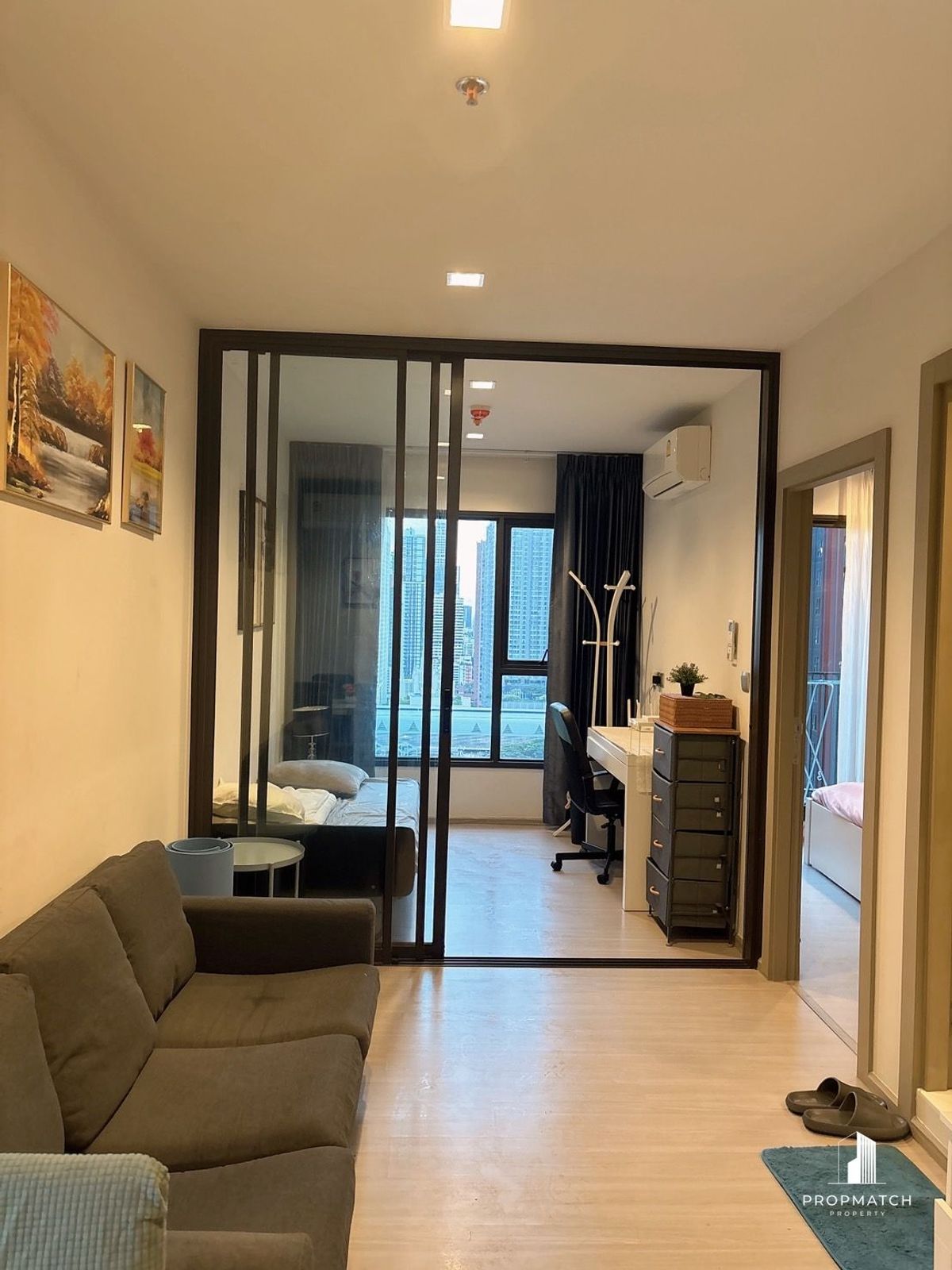 ให้เช่าคอนโดพระราม 9 เพชรบุรีตัดใหม่ RCA : ✨ Flash Deal ✨Life Asoke-Rama 9 ( 2Bed1Bath40SQM.)พร้อมอยู่ !! เพียง 27,000 บาทต่อเดือน Tel.0981315848 @propmatch