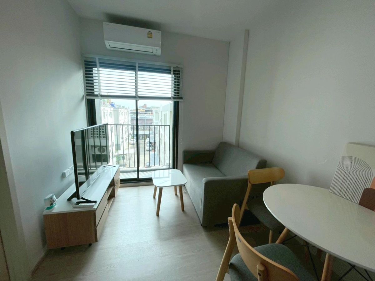 For RentCondoBangna, Bearing, Lasalle : RDS-44818 for rent in the New Noble Center Bangna (Nue Noble Centre Bangna). Watch the room. 👉Line: @Propertybkk2