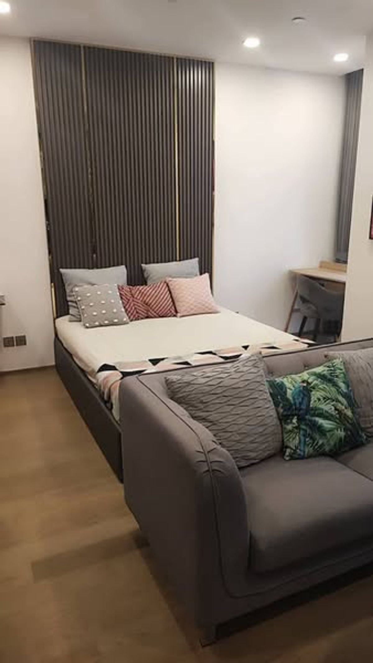 For RentCondoSiam Paragon ,Chulalongkorn,Samyan : Rent Ashton Chula - Silom. The room is on the 40th floor.