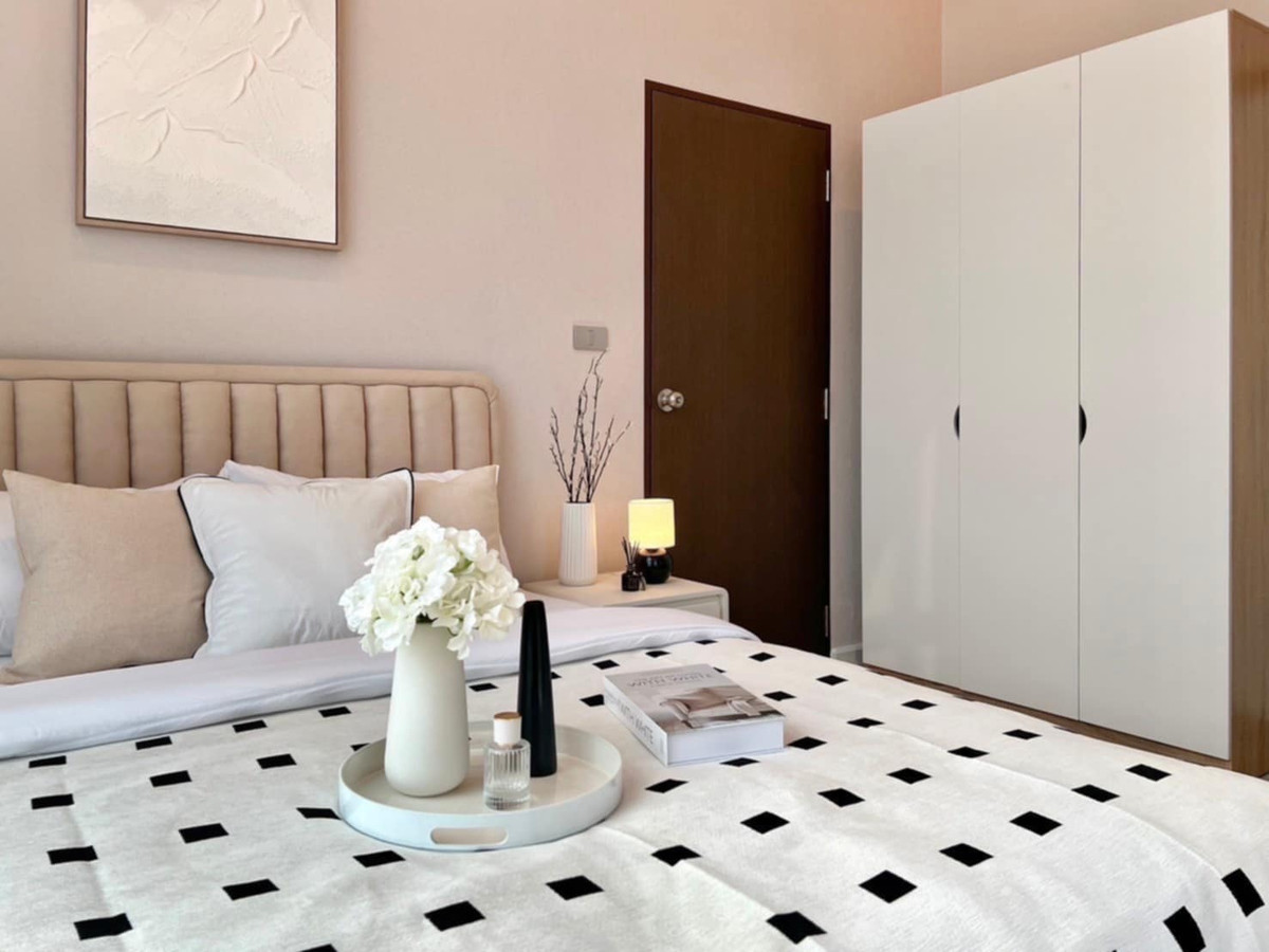 For RentCondoOnnut, Udomsuk : Duplex Type Condo, corner room, 43 sq m., for rent, The Sky Sukhumvit, near BTS Udomsuk, fully furnished.