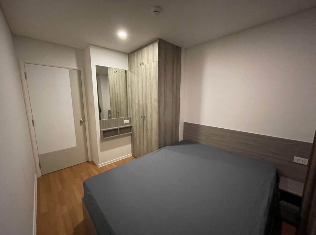 For RentCondoBangna, Bearing, Lasalle : Condo for rent Lumpini Place Bangna Km.3 (Lumpini Place Bangna Km. 3) Building/Building: A Floor 8 Room size: 26 sq.m. Price: 9,000 baht 
 
