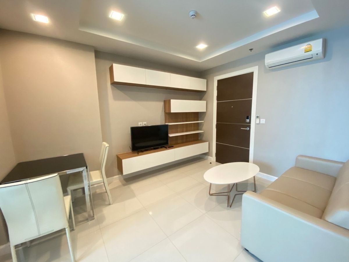 For RentCondoSamut Prakan,Samrong : With 1 bedroom 45 sqm. The Metropolis Samrong Interchange Project (The Metro Polymrong Interchange). Interested in looking at the Call: 0955071632 (AG guide).