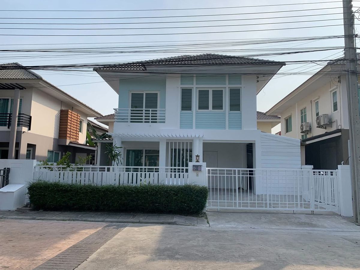 For RentHouseBangna, Bearing, Lasalle : 🏡 House for rent New renovated, both Pruksa Bangna, Km. 5 (Soi Wat Phliang Pring) 🎉 Near Mega Bangna, only 7 km, furniture and electrical appliances. The house is free, ready to move in. ✅✅
