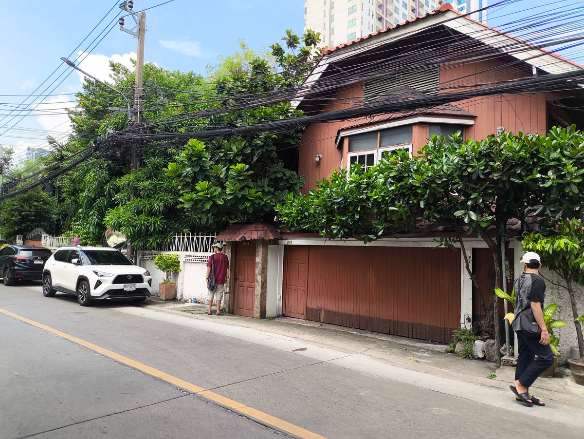 ขายบ้านราชเทวี พญาไท : บ้านเดี่ยวเนื้อที่ 446 ตรว. ใจกลางเมือง เหมาะสำหรับลงทุน