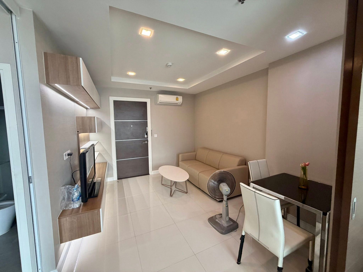 For RentCondoSamut Prakan,Samrong : With 1 bedroom 45 sqm. The Metropolis Samrong Interchange Project (The Metro Polymrong Interchange). Interested in looking at the Call: 0955071632 (AG guide).