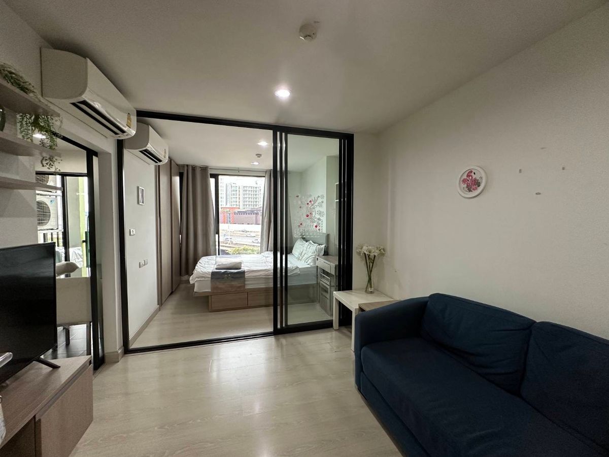 For RentCondoOnnut, Udomsuk : The Niche Mono Sukhumvit 50 project from Sena, the project is located in the alley, starting from Soi Sukhumvit 50, approximately 900 meters from Sukhumvit Road and about 400 meters from the old train road near Ram Inthra-At Narong Expressway. Chalerm Mah