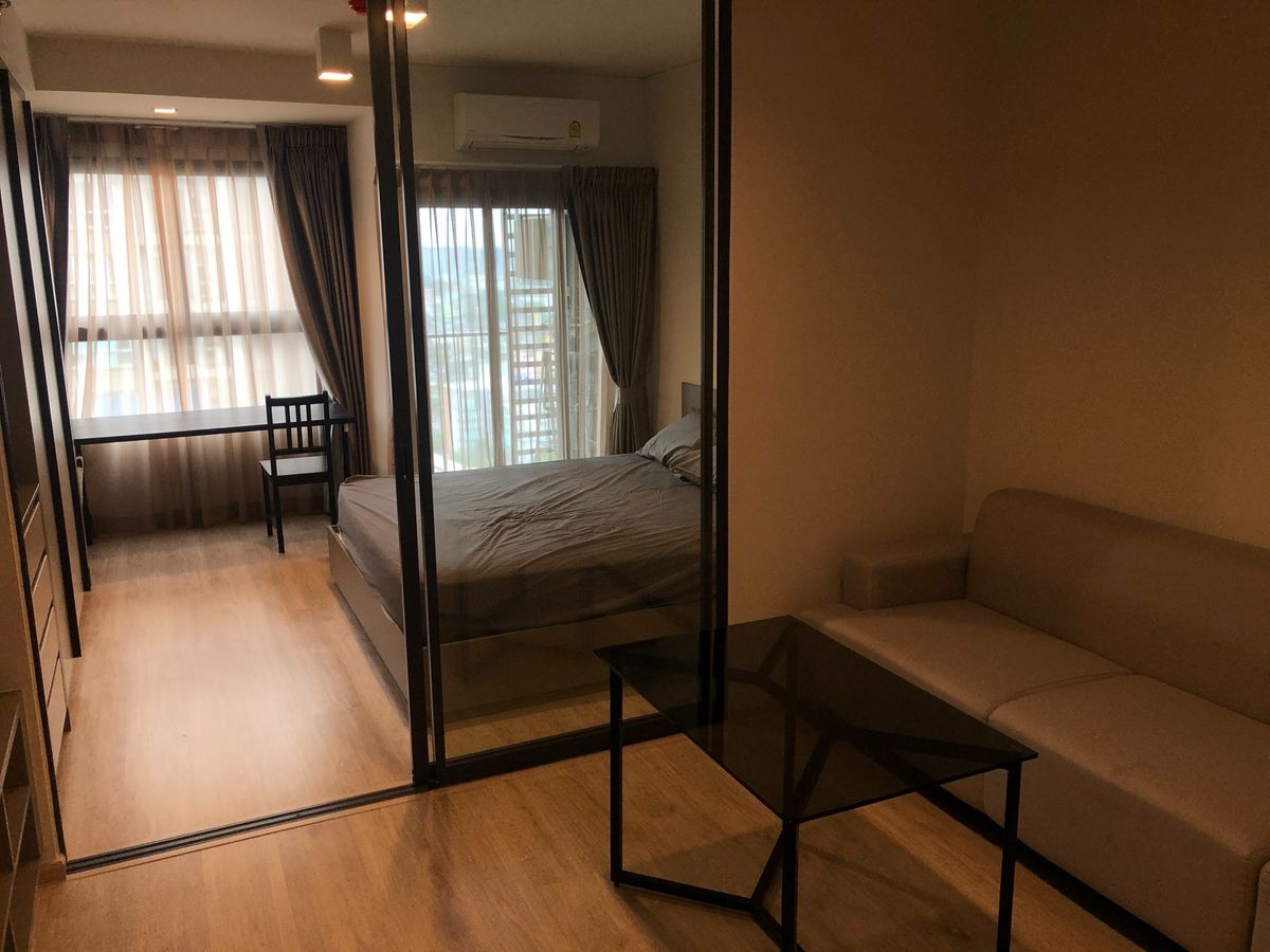 For RentCondoWongwianyai, Charoennakor : Urgent rent !!!   IDO Sathorn-Wongwian Yai Decorated with