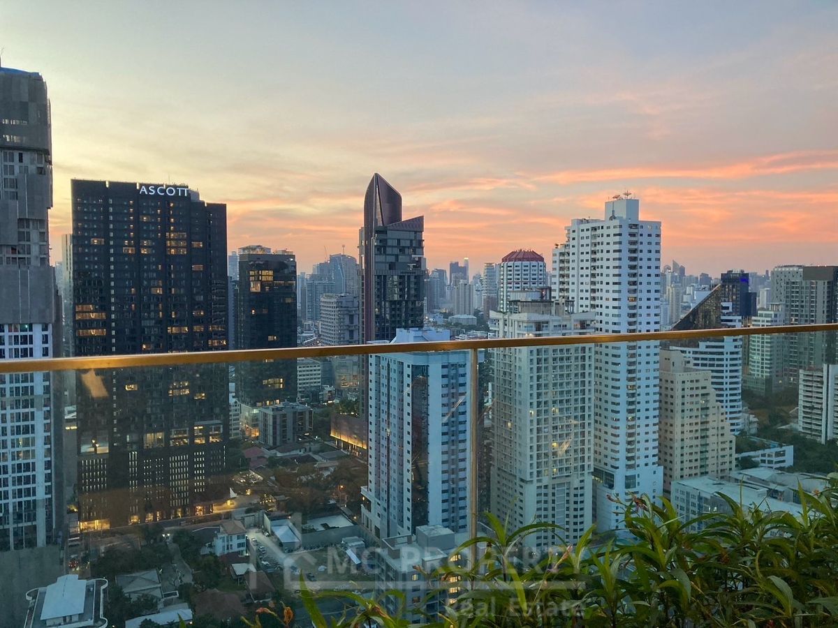 ขายคอนโดสุขุมวิท อโศก ทองหล่อ : Rhythm Ekkamai 2 ห้องนอน 70sqm ชั้นสูงสำหรับขายเพียง 14MB กรุณาติดต่อ 0816878954
