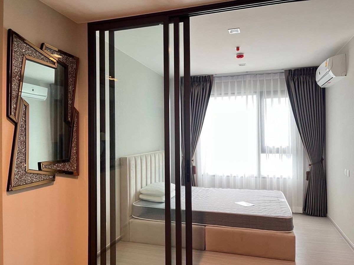 For RentCondoThaphra, Talat Phlu, Wutthakat : Life Sathorn Sierra Condo Rental (Condo Condo, Sathorn Road and BTS Talat Phlu 150 m) ** Do not accept Age. ** Size 29 sqm. Rent 14,000 baht/month. Complete ready to move in.- Smart TV- Refrigerator- Microwave- Washing machine- Electric stove, hood