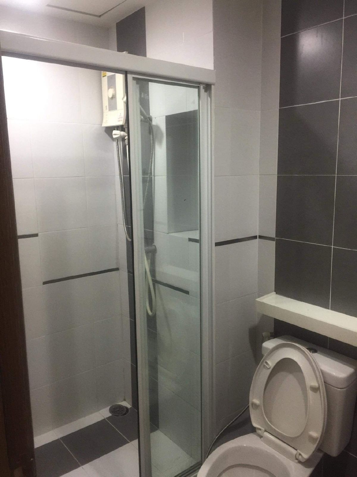 ให้เช่าคอนโดอ่อนนุช อุดมสุข : ห้องว่างแล้ว the base sukhumvit 77 for rent  1 ห้องนอน ชี้นสูง 