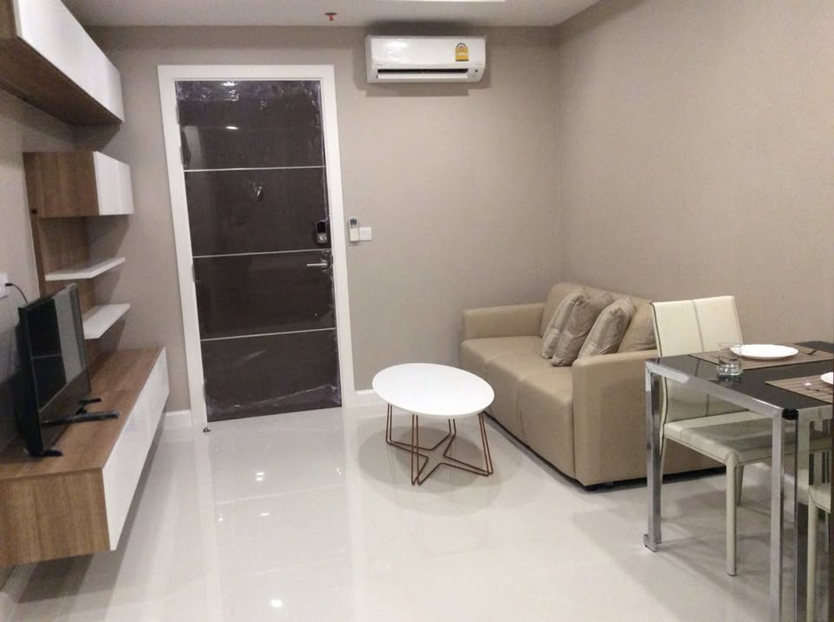 For RentCondoSamut Prakan,Samrong : With 1 bedroom 45 sqm. The Metropolis Samrong Interchange Project (The Metro Polymrong Interchange). Interested in looking at the Call: 0955071632 (AG guide).