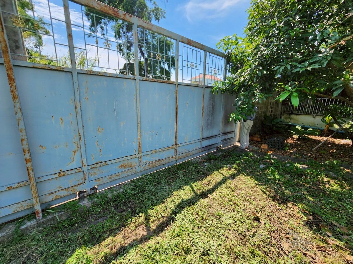 For SaleShop HousePinklao, Charansanitwong : For sale: 4-storey commercial building with vacant land, on Phra Borom Road, size 278 sq.w., with a building on 106 sq.w. of land, vacant land with no buildings, 172 sq.w.