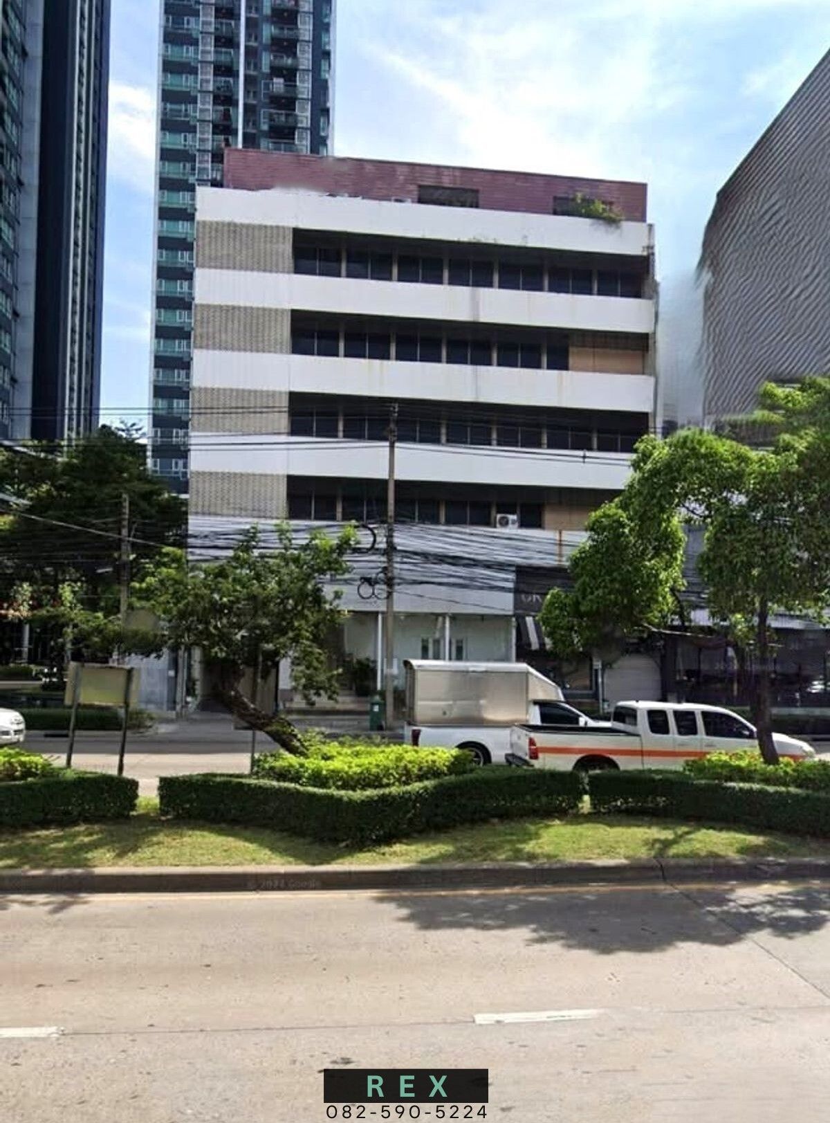 For SaleShop HouseRatchadapisek, Huaikwang, Suttisan : Sell ​​building on Ratchadaphisek Road, Huai Khwang 6 floors, 1,800 square meters, near MRT, Huai Khwang.