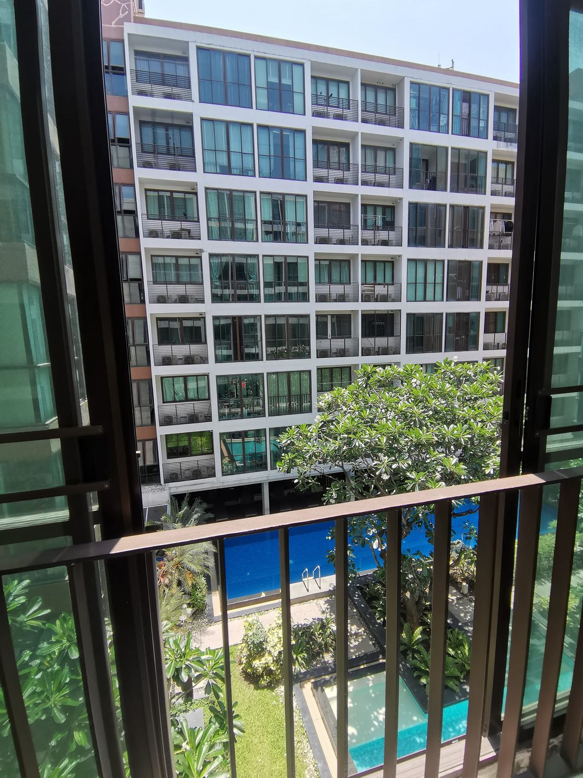 ขายคอนโดวงเวียนใหญ่ เจริญนคร : 🎊Ideo Blucove Sathorn วิวสระว่ายน้ำ