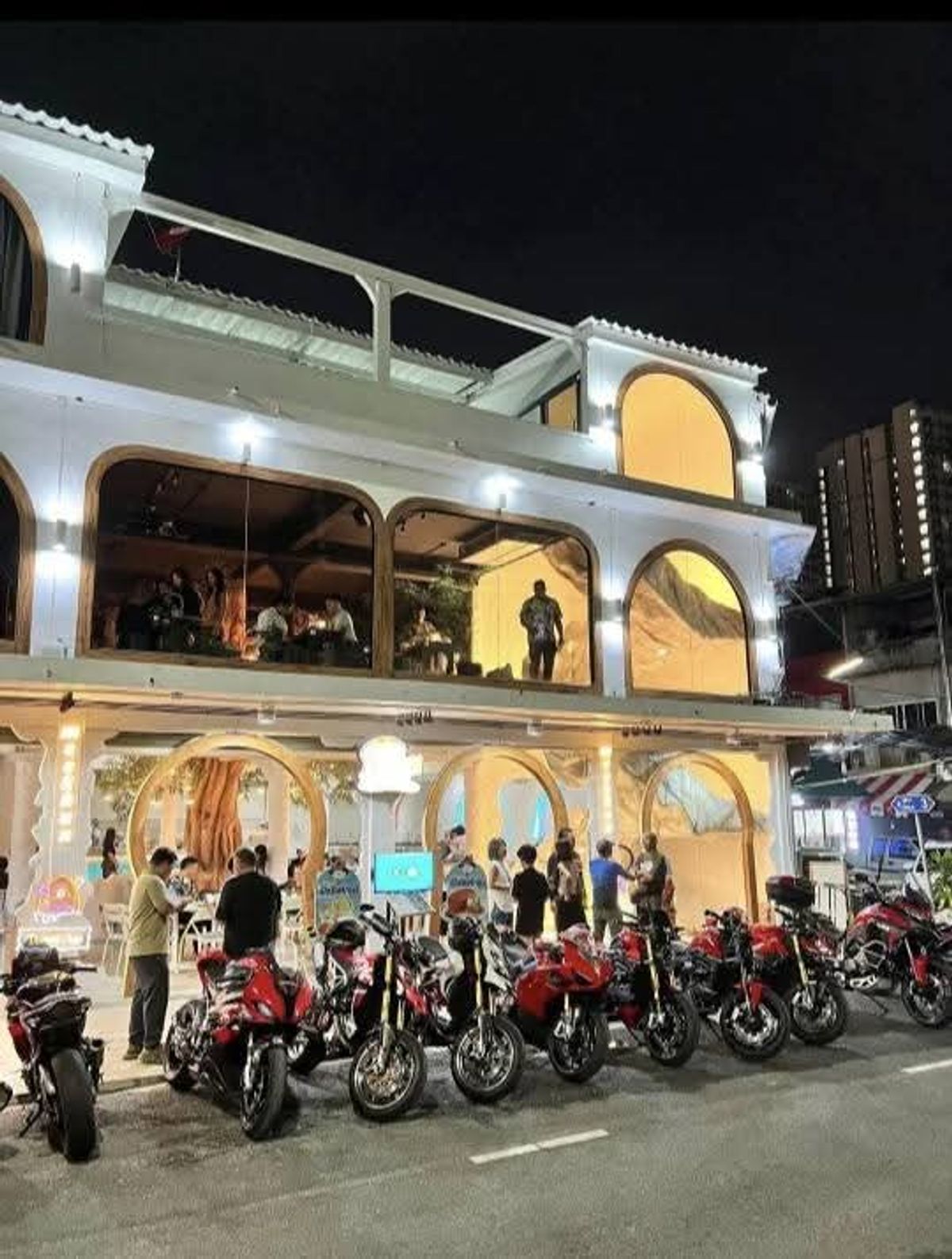 ให้เช่าอาคารพาณิชย์สยาม จุฬา สามย่าน : เปิดโอกาสทองสำหรับคนอยากมีคาเฟ่! ให้เช่าร้าน 100 ตร.ม. ทำเลบรรทัดทอง - จุฬา 20 พร้อมฐานลูกค้า เริ่มธุรกิจได้ทันที