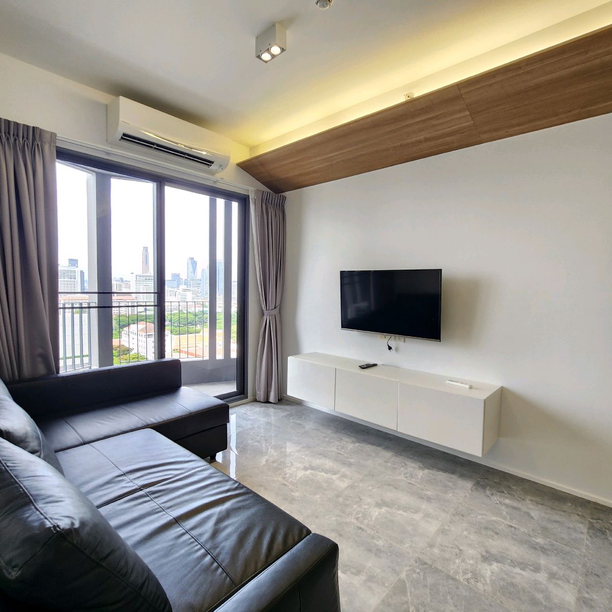 ขายคอนโดสยาม จุฬา สามย่าน : ขาย คอนโด Triple Y Residence บน 2ห้องนอน เป็นห้องมุม ห้องว่าง พร้อมเข้าอยู่ 