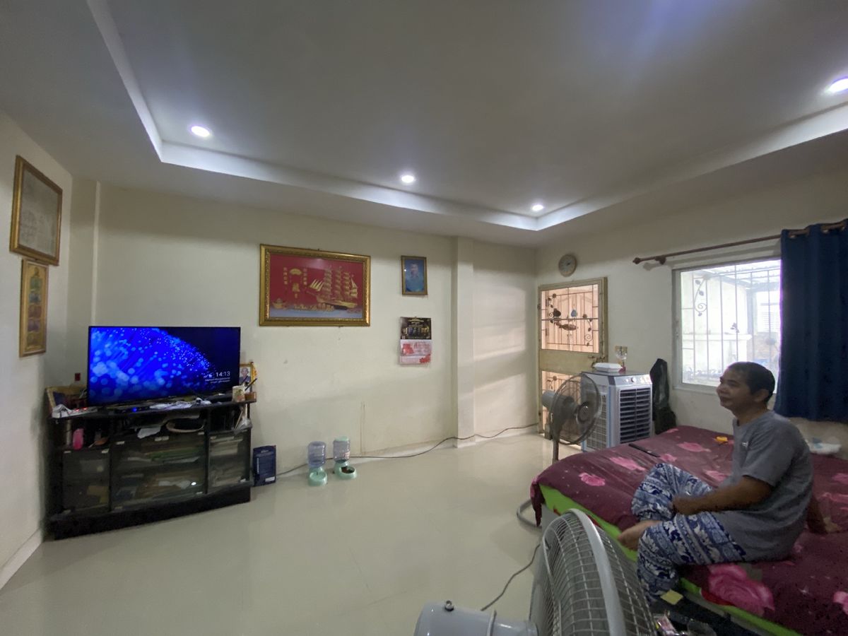 ขายทาวน์โฮมลาดพร้าว101 แฮปปี้แลนด์ : ขายด่วน! ทาวน์เฮ้าส์2ชั้น ใกล้สถานีBTS ลาดพร้าว101 3น.2น.1แอร์บ้านใหม่ 2ปี
ต่อเติมหลังคาทั้งหน้า-หลังบ้าน ทางลัดไปถนนเลียบทางด่วนเอกมัยรามอินทรา(ราคาต่อรองได้)