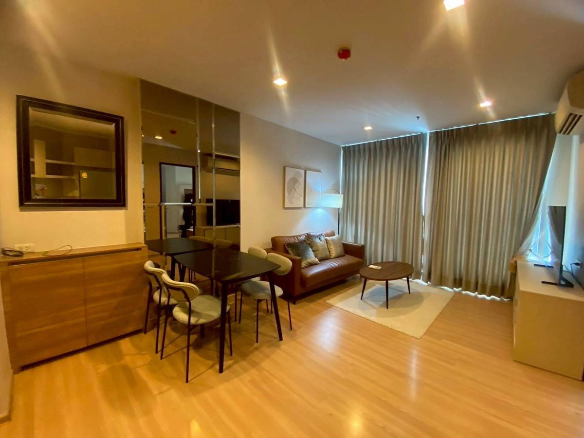 ให้เช่าคอนโดสาทร นราธิวาส : Rhythm Sathorn condominium for rent 1 bedroom at corner
