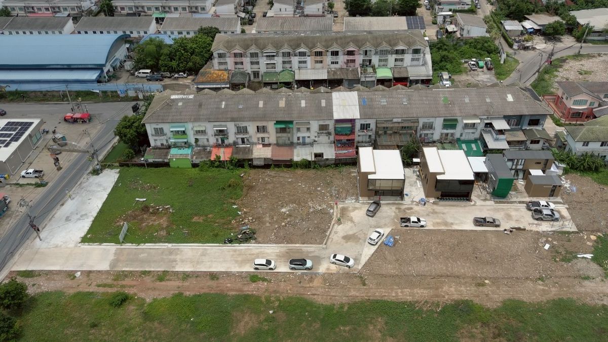 ให้เช่าที่ดินพระราม 5 ราชพฤกษ์ บางกรวย :  ให้เช่าที่ดิน 50 ตร.ว. ทำเลทอง ติดถนนบางกรวย วัดชลอ บางกรวย นนทบุรี - เหมาะทำธุรกิจ/ค้าขาย! ✨