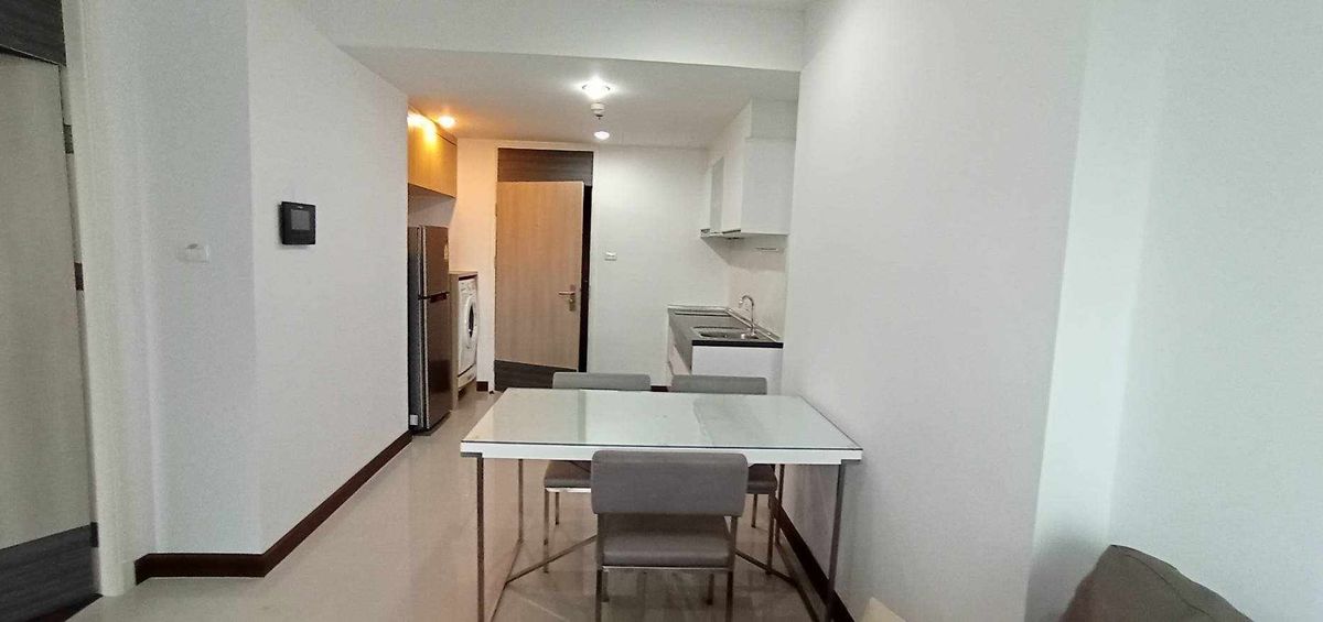 For RentCondoRama9, Petchburi, RCA : studio room 40 sqm 18K