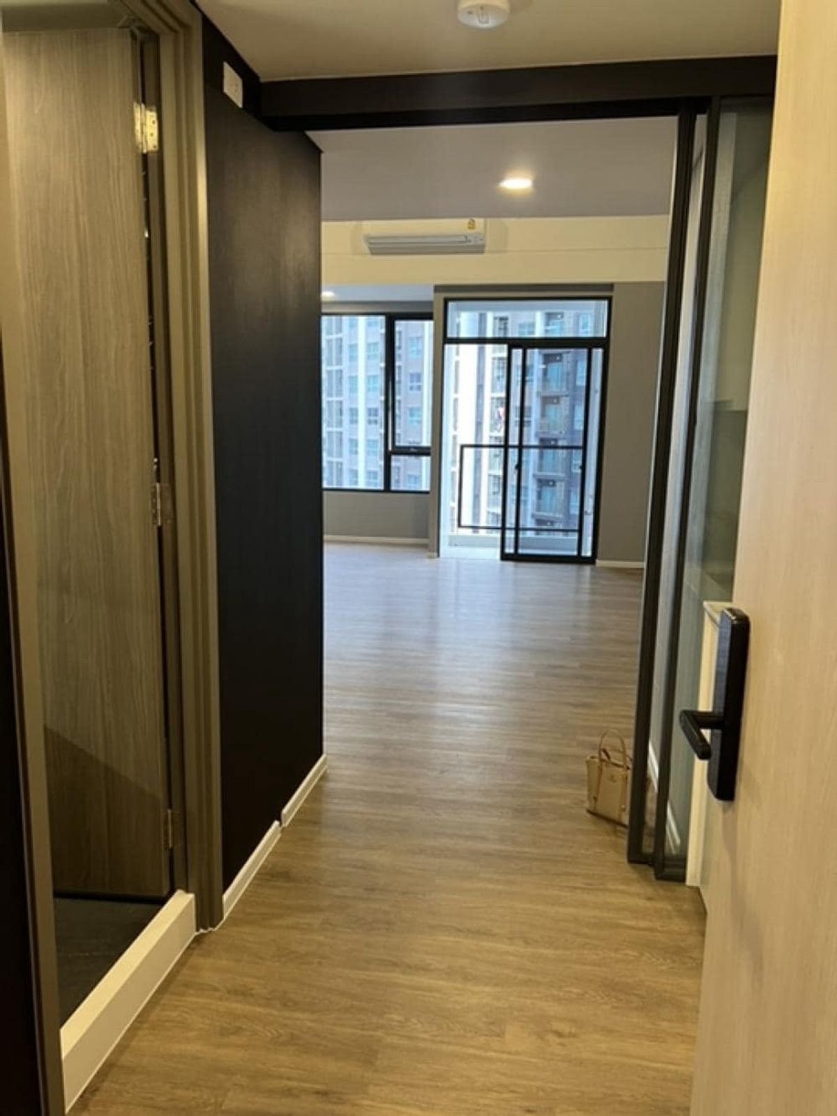 ขายคอนโดพระราม 9 เพชรบุรีตัดใหม่ RCA : รหัสทรัพย์ Som0611 ขาย Siamese Rama9