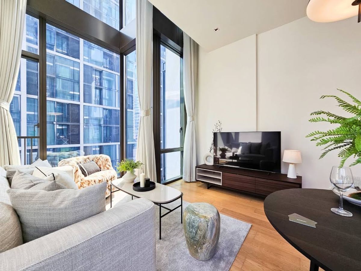 ให้เช่าคอนโดวิทยุ ชิดลม หลังสวน : 28 Chidlom – 1 ห้องนอน 1 ห้องน้ำ – Duplex Unit สุดพิเศษ!! ใหม่เอี่ยม!! ใจกลางชิดลม