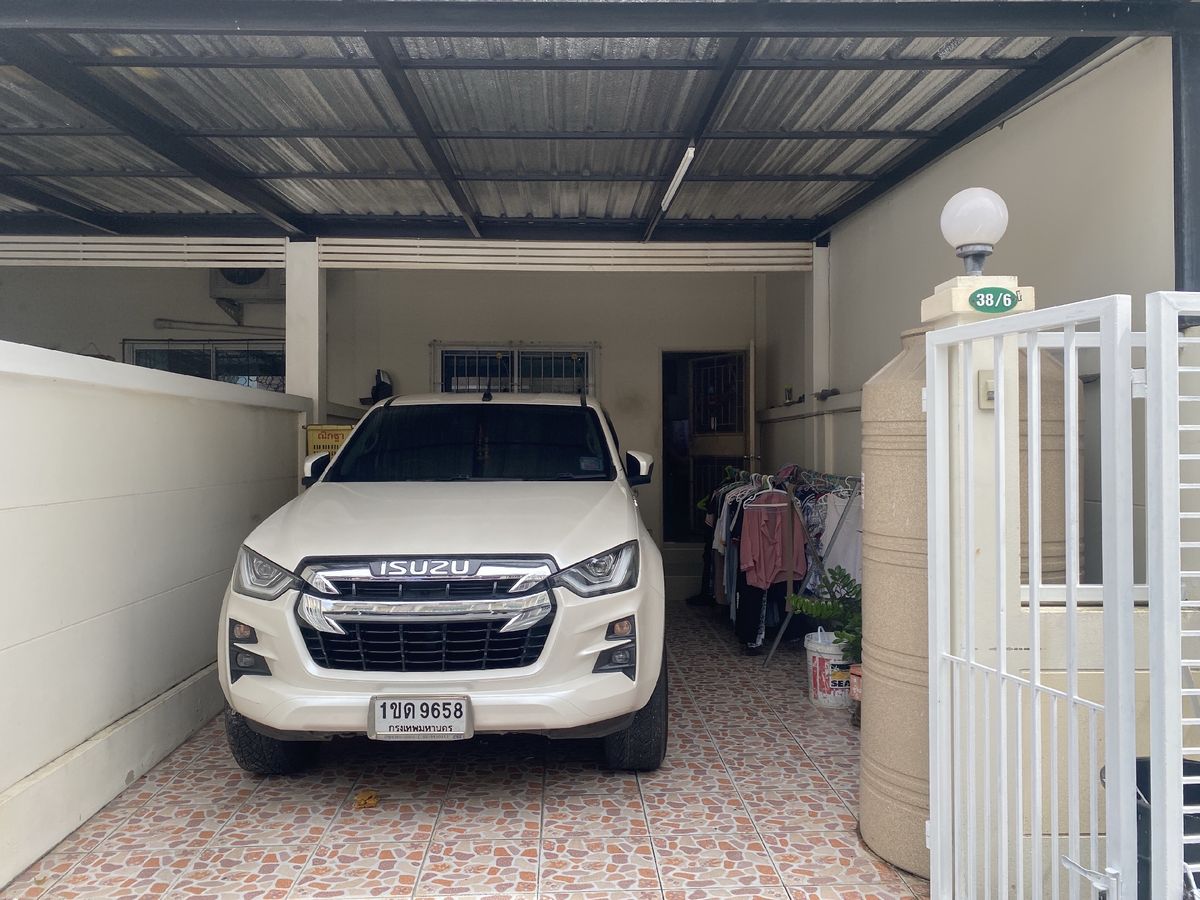 ขายทาวน์โฮมลาดพร้าว101 แฮปปี้แลนด์ : ขายด่วน! ทาวน์เฮ้าส์2ชั้น ใกล้สถานีBTS ลาดพร้าว101 3น.2น.1แอร์บ้านใหม่ 2ปี
ต่อเติมหลังคาทั้งหน้า-หลังบ้าน ทางลัดไปถนนเลียบทางด่วนเอกมัยรามอินทรา(ราคาต่อรองได้)