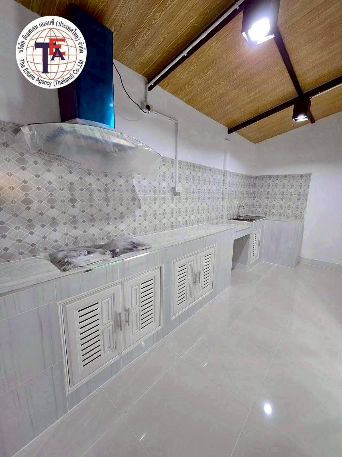 ขายบ้านนวมินทร์ รามอินทรา : ขายบ้านเดี่ยว 2 ชั้น หมู่บ้านเคซี การ์เด้นโฮม 6 นิมิตรใหม่ 40 สามวาตะวันออก คลองสามวา สนง.เขตคลองสามวา ตลาดหทัยมิตร ตลาดมีนบุร ีแฟชั่นไอส์แลนด์ ซาฟารีเวิลด ์รถไฟฟ้าสีชมพู  ประชาร่วมใจ วงแหวนรอบนอก  รามคำแหง สุวินทวงศ์