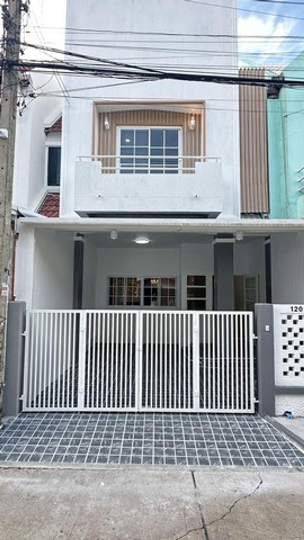 ขายบ้านปทุมธานี รังสิต ธรรมศาสตร์ : [ขาย] บ้านเดี่ยว หมู่บ้านสราญธร | 19 ตร.ว. | 3 ห้องนอน | ตกแต่งใหม่ทั้งหลัง | ฟรีค่าโอน | 1.85 ล้าน