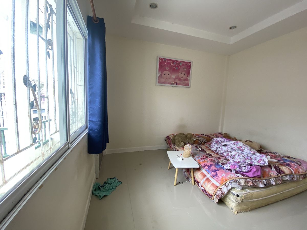 ขายทาวน์โฮมลาดพร้าว101 แฮปปี้แลนด์ : ขายด่วน! ทาวน์เฮ้าส์2ชั้น ใกล้สถานีBTS ลาดพร้าว101 3น.2น.1แอร์บ้านใหม่ 2ปี
ต่อเติมหลังคาทั้งหน้า-หลังบ้าน ทางลัดไปถนนเลียบทางด่วนเอกมัยรามอินทรา(ราคาต่อรองได้)