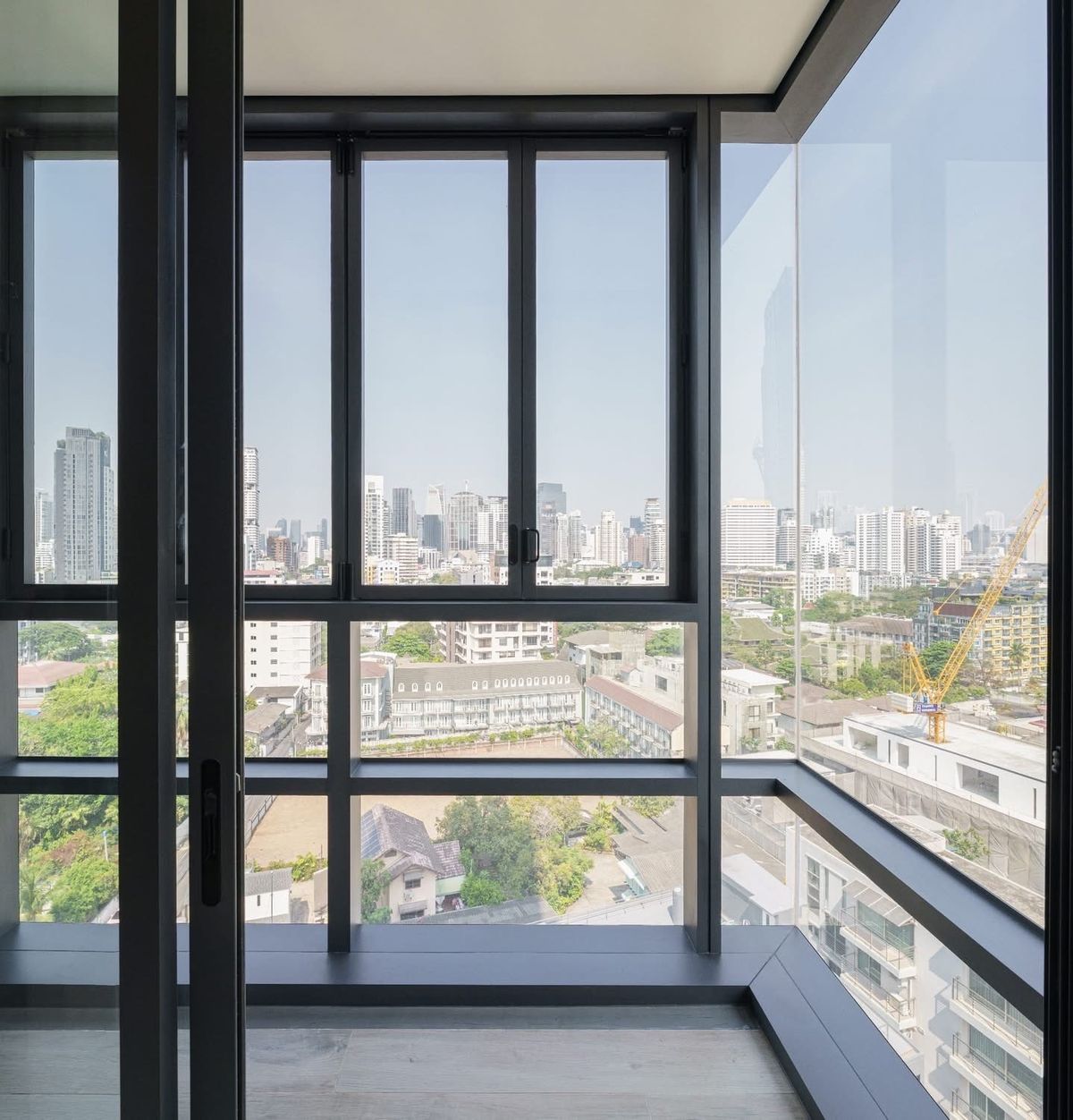 ขายคอนโดสุขุมวิท อโศก ทองหล่อ : ขายพร้อมผู้เช่า ถึง พฤษภาคม 2569
โอกาสดีที่จะได้ครอบครองหรือเช่าคอนโดหรูในย่านที่มีศักยภาพสูงสุดของกรุงเทพฯคอนโดหรูให้เช่าและขาย – The Bangkok Thonglor เหมาะทั้งอยู่อาศัยและลงทุน!